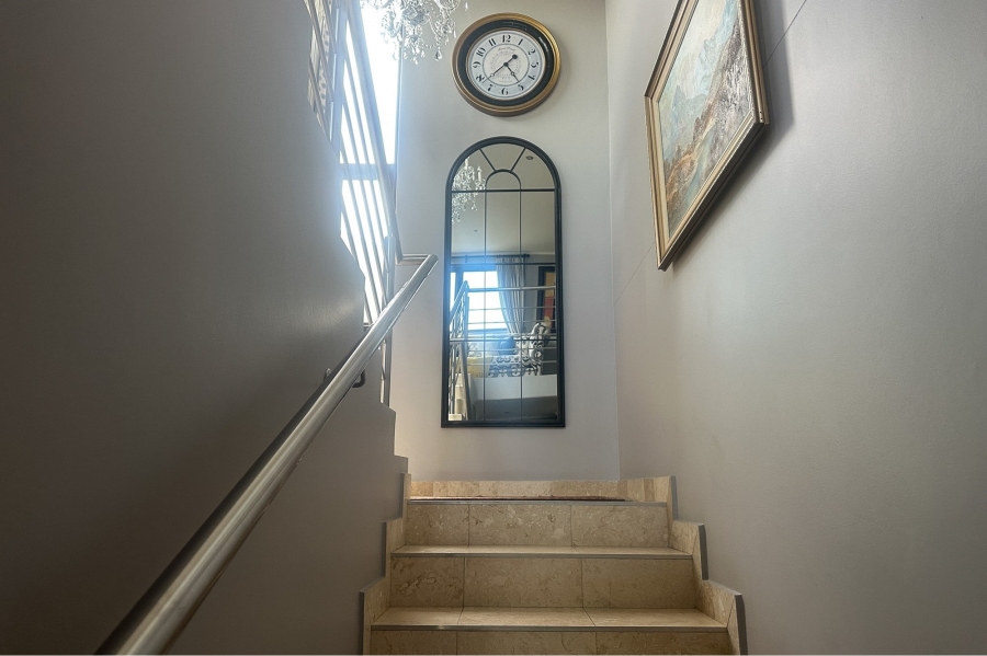 5 Bedroom Property for Sale in Oubaai Western Cape